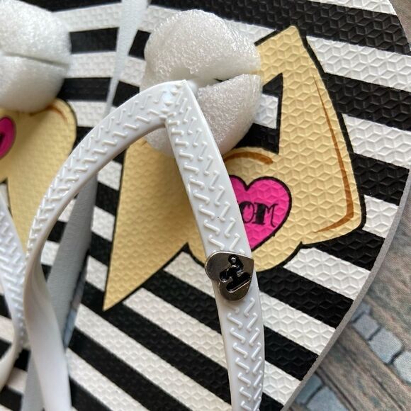 Harajuku Lovers by Gwen Stefani Flip Flops - Picture 6 of 6
